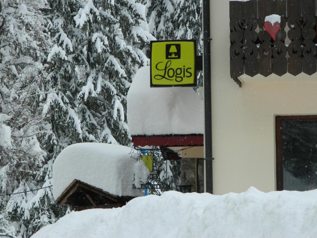 Logis Hotel Les Sapins Montriond Kültér fotó