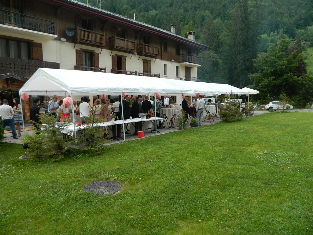 Logis Hotel Les Sapins Montriond Kültér fotó